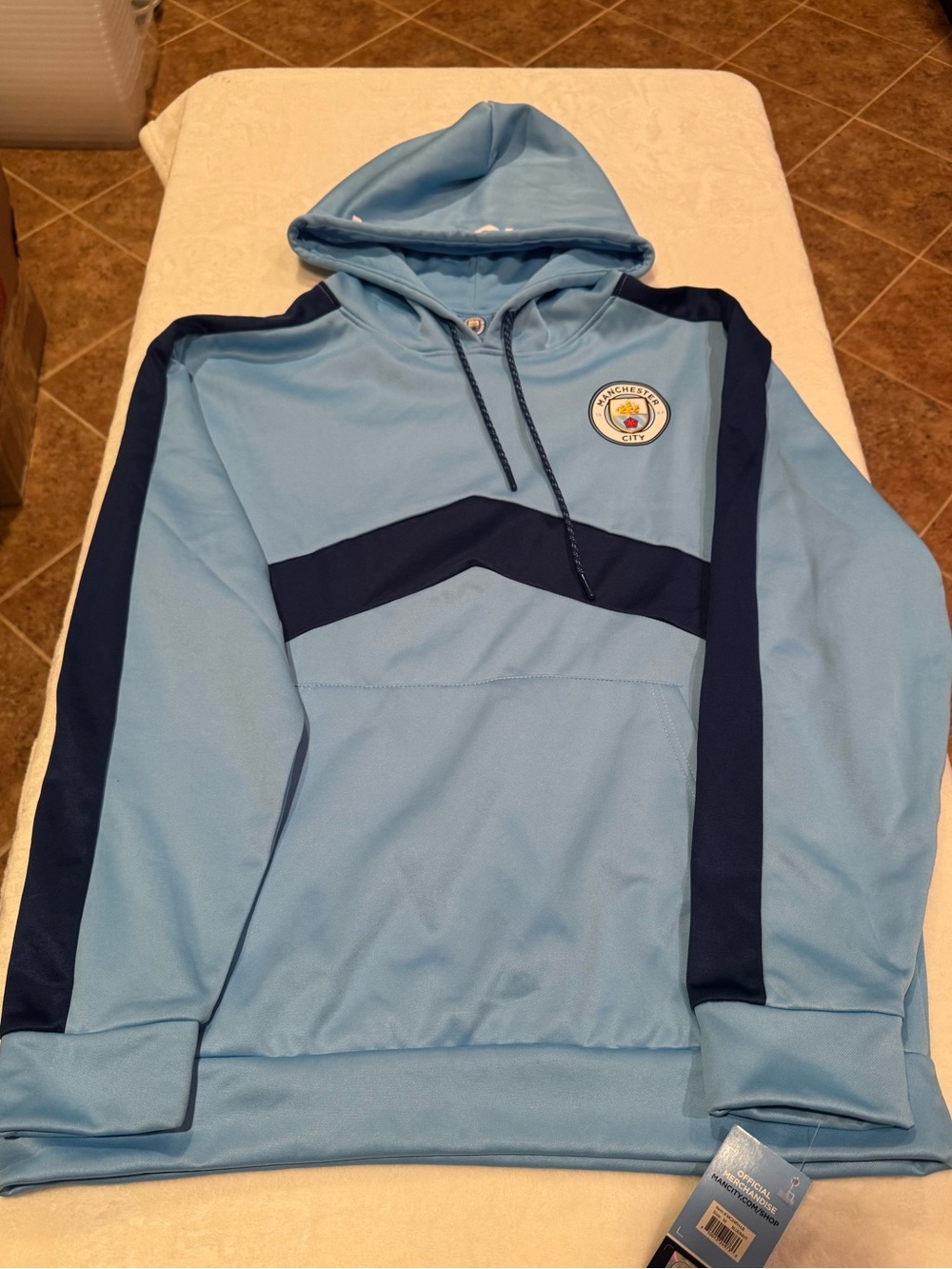 NWT Manchester City Soccer Official Merch Hoodie Crewneck Sweatshirt Medium